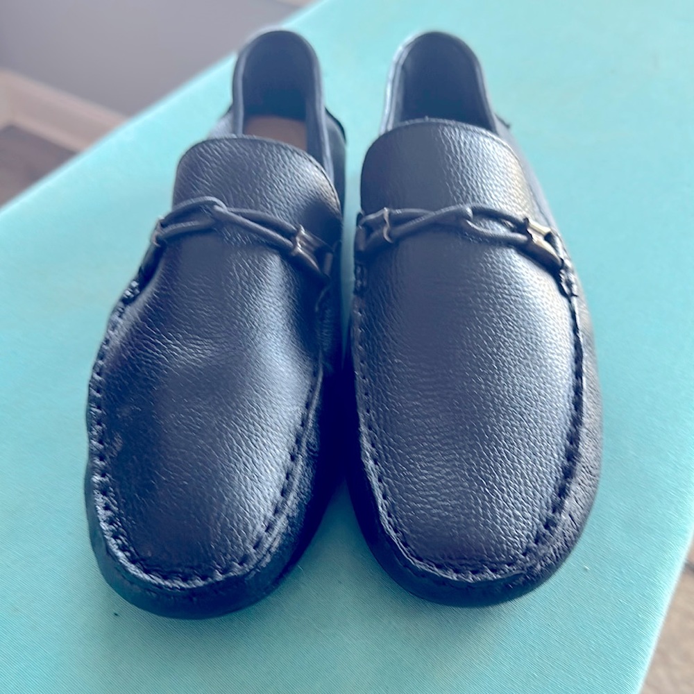 Selling Men shoes usually wear in good conditio size 11